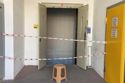 İzmir’de asansör boşluğuna sıkışan kişi öldü
