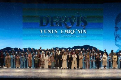 Yunus Emre’yi anlatan Derviş adlı sahne gösteriminin prömiyeri yapıldı