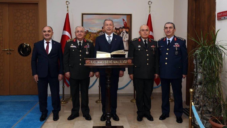 Bakan Akar’dan Kayseri Valiliğine ziyaret