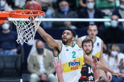 Basketbolda 3 Türk takımı Avrupa’da parkeye çıktı