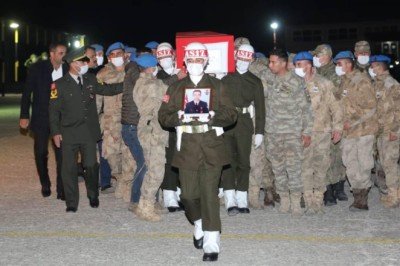 Şehit askerin cenazesi memleketi İstanbul’a uğurlandı