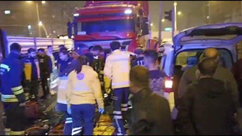 Diyarbakır’da tır ile hafif ticari araç kafa kafaya çarpıştı: 6 yaralı