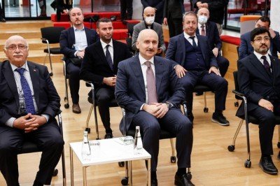 Bakan Karaismailoğlu Teknopark İstanbul’u ziyaret etti
