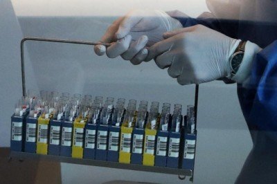 Belçika’da koronavirüs test merkezlerinin kapasiteleri doldu