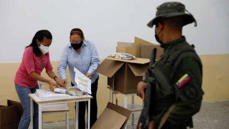 Venezuela’da iktidar partisi 23 eyaletten 20’sinde kazandı