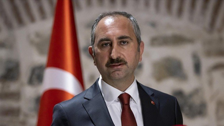 Bakan Gül’den Tanju Özcan’ın ayrımcı kararına tepki