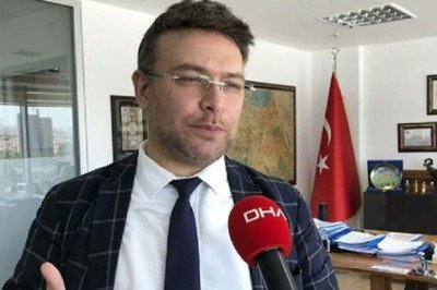 Çin’e koronavirüs davası açan avukat Akkurt, Covid-19’dan hayatını kaybetti