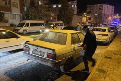 Edirne’de seyir halindeki otomobilde çıkan yangın söndürüldü