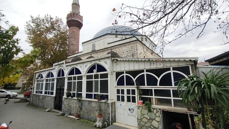 Kocaeli’de tarihi caminin elektronik cihazları çalındı