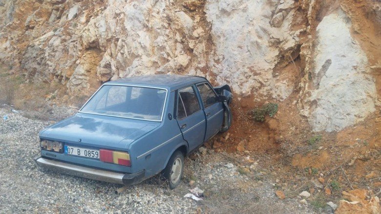 Konya’da otomobil kayalıklara çarptı: 4 yaralı