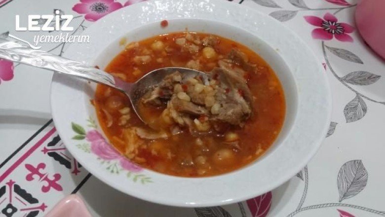 Etli Paça Yemeği
