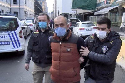 Tarihi Çiçek Pasajı’nda bir kadını rehin alan saldırgan tutuklandı