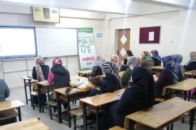 Siirtli kadınlara ‘En iyi narkotik polisi anne’ eğitimi