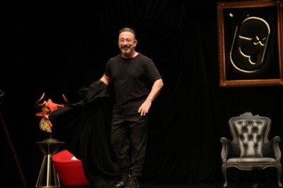 Beni Cilalı Taş Devri’ne gönderseniz orada da güldürürüm.