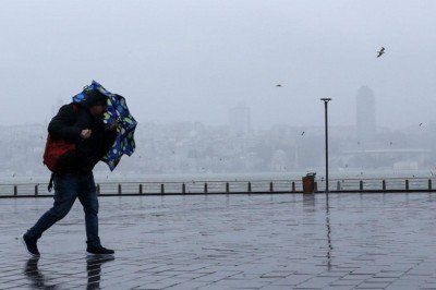 Meteoroloji’den aşırı yağış ve fırtına uyarısı