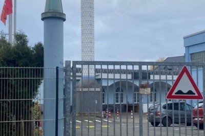 Almanya’da ırkçı saldırı: Cami kapısına domuz başı asıldı