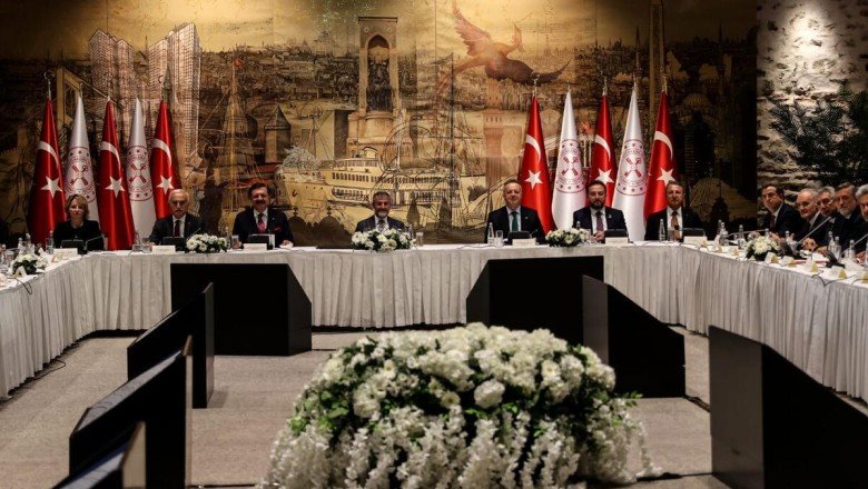 Hazine ve Maliye Bakanı Nebati iş dünyası ile bir araya geldi! ‘Ülkemizi başarıya götürecek adımları hızlıca atmayı sürdüreceğiz’