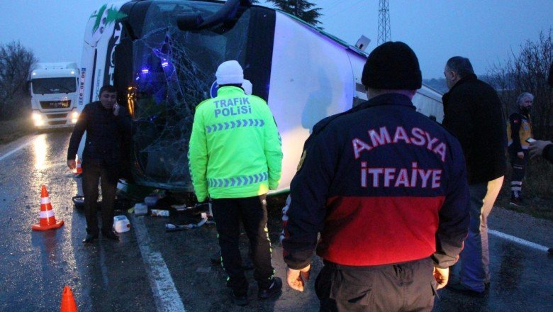 Amasya’da yolcu otobüsü devrildi: 2 ölü, 24 yaralı
