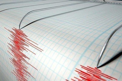 Endonezya’da 7,3 büyüklüğünde deprem