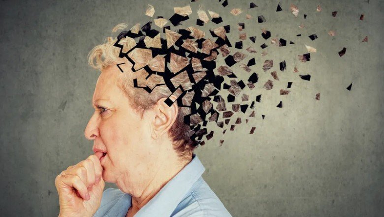Alzheimer hastaları önce yakın geçmişi unutuyor