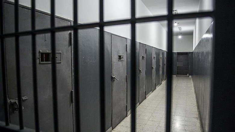 Bosna Savaşı’nda savaş suçu işledikleri gerekçesiyle 8 kişi gözaltına alındı