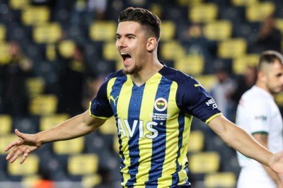 Ferdi Kadıoğlu’ndan Fenerbahçe’ye kötü haber