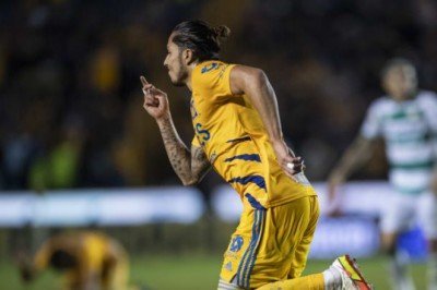 Galatasaray’ın Carlos Salcedo İçin Devreye Girdiği Öne Sürüldü