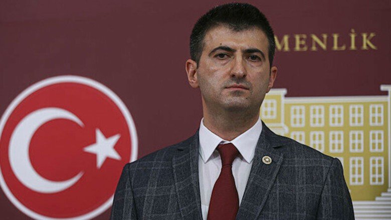 Memleket Partisi’nden Sezen Aksu’ya tepki: Sanatçılar kıymetlidir ama sanatçılar da halkın dini ve milli değerlerine dikkat etmelidir