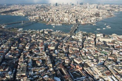 Beyaz örtü İstanbul’u süsledi