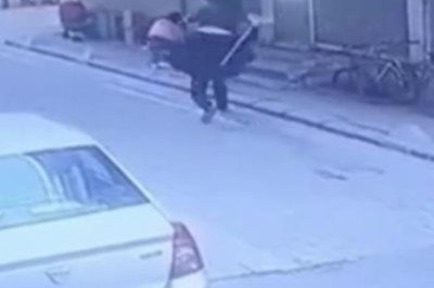 İstanbul’da sokak ortasında dehşet! Fırça sapı bile kırıldı, kız kardeşini bayılana kadar dövdü