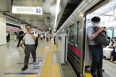 Japonya’da Kovid-19 salgını vakalardaki düşüşün ardından yeni safhaya girdi